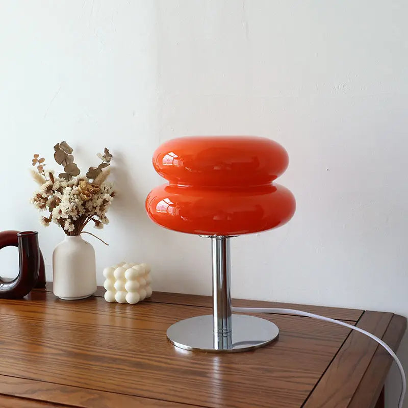 Bordlampe i metal og glas – moderne italiensk design til stue og kontor