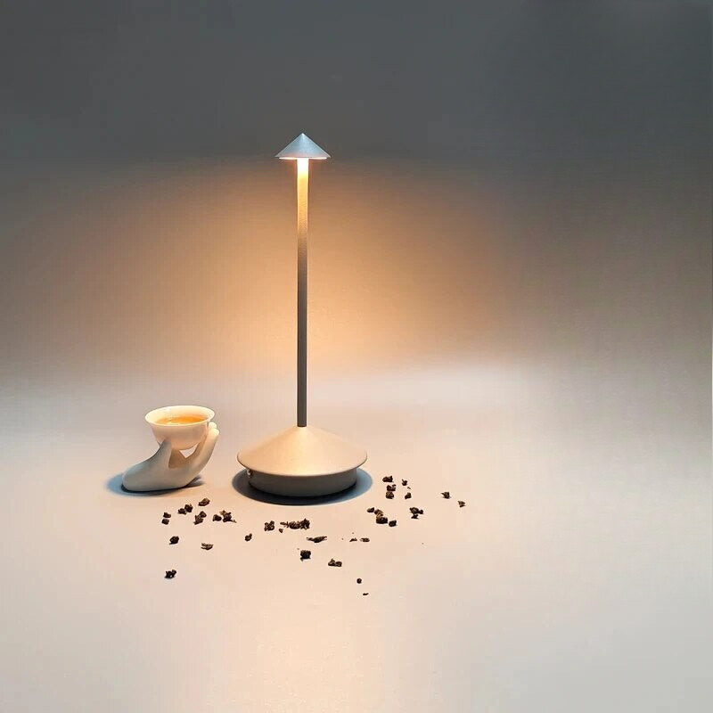 Genopladelig bordlampe med dæmper – moderne LED lampe til hjemmet