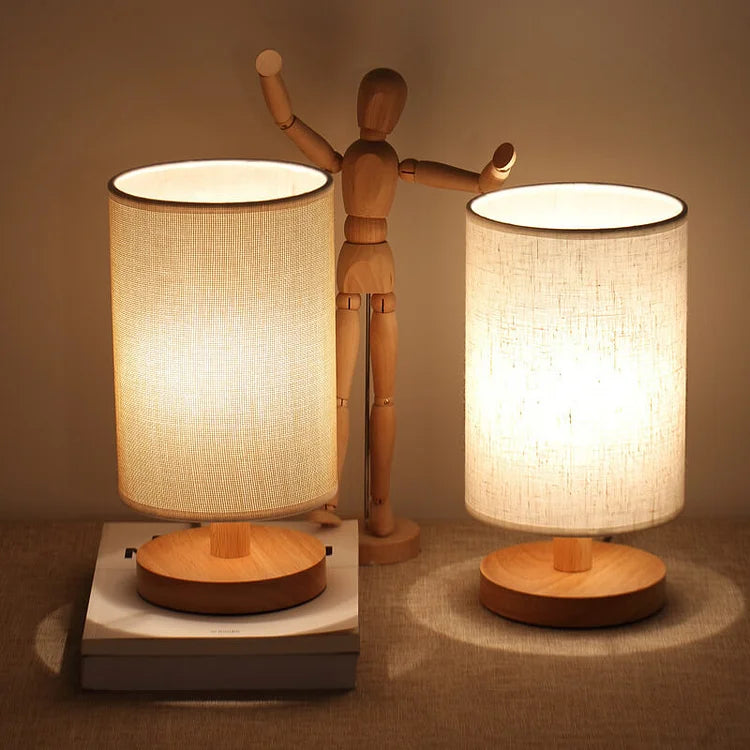 Aiko – Organisk Bordlampe i Træ & Hør med Fjernbetjening