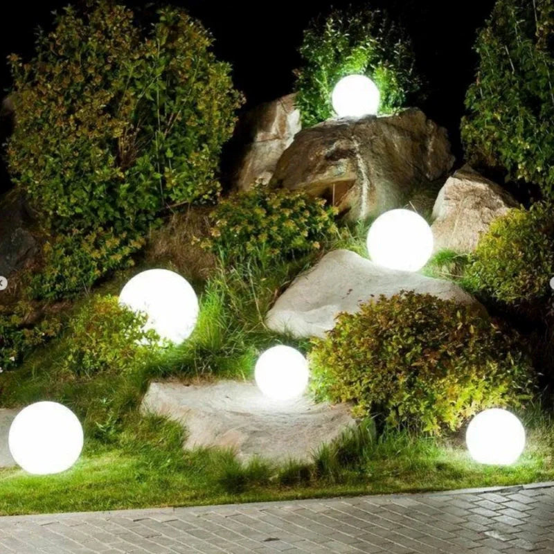 LED havekugle med 16 farver – dekorationslys til ude og inde