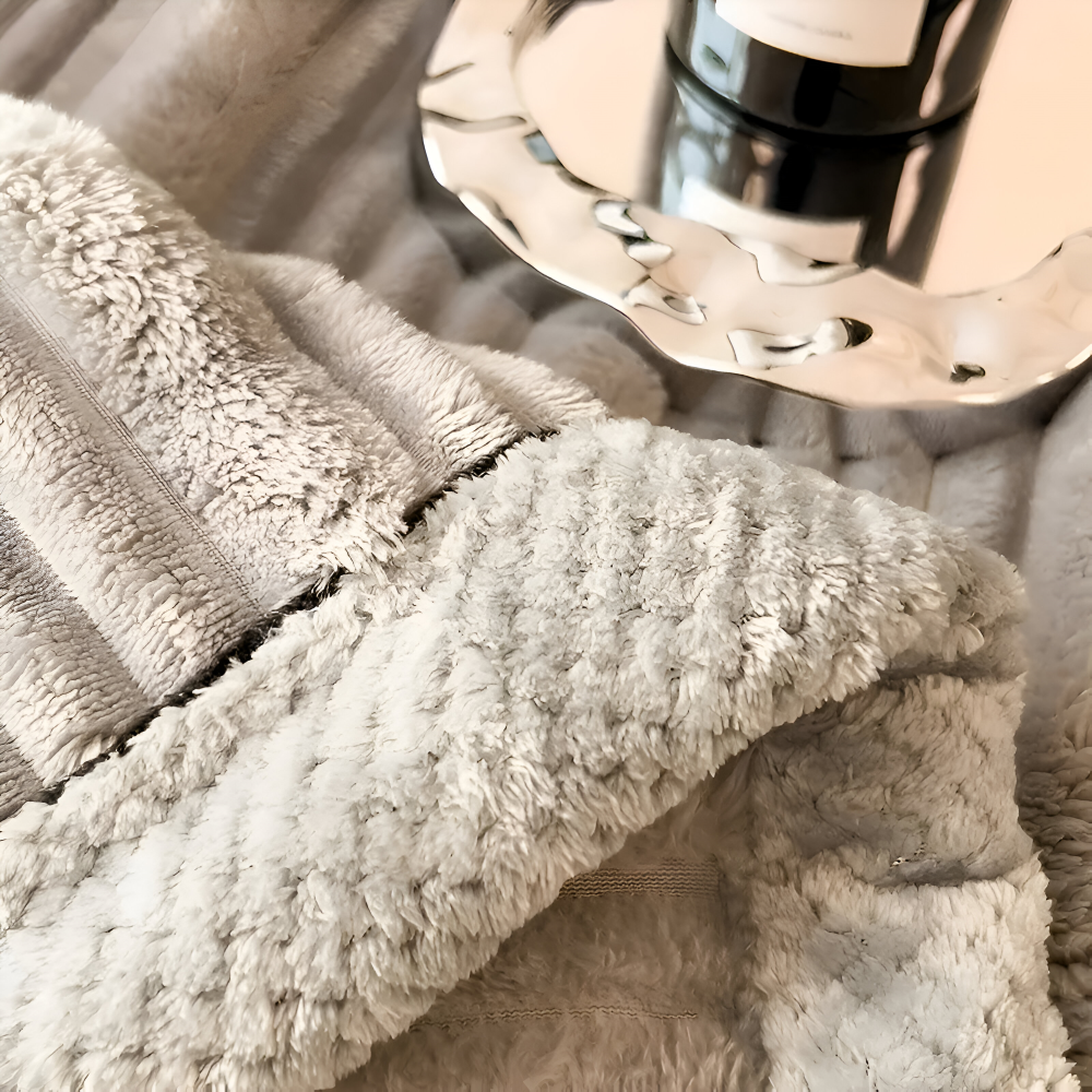 Strivelle Pläd – Vintage-Inspireret Fleecetæppe i Blødt og Holdbart Design