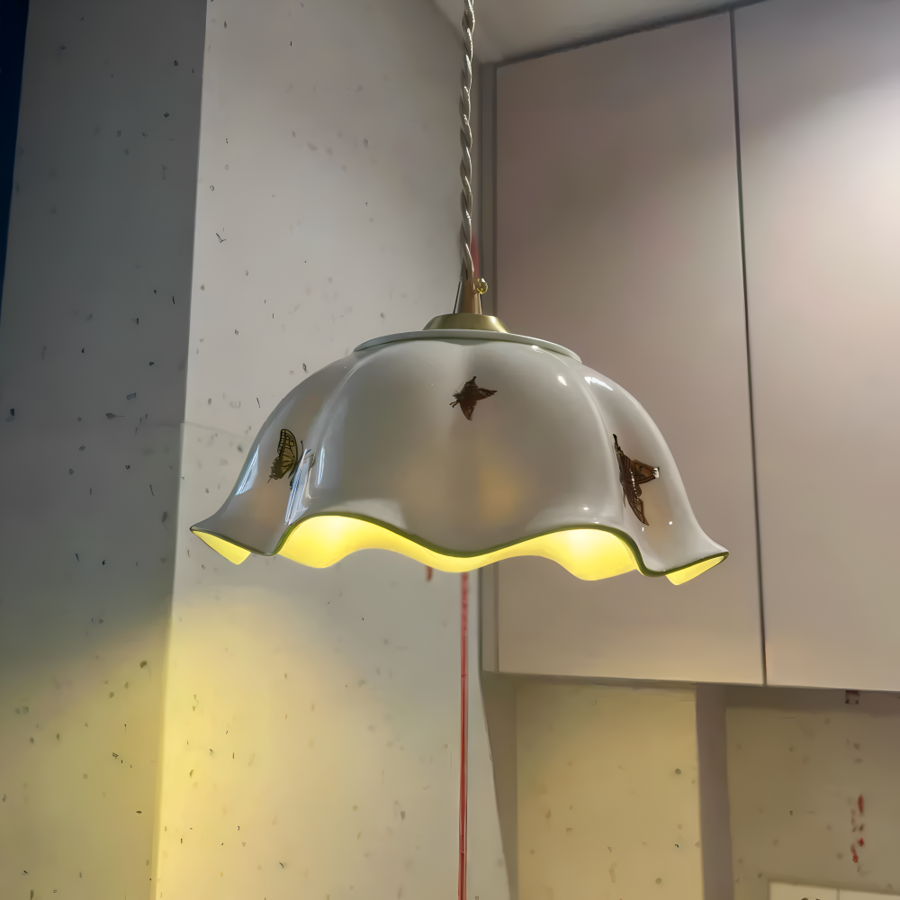 Keramisk pendellampe med sommerfugledesign – LED loftlampe i elegant stil