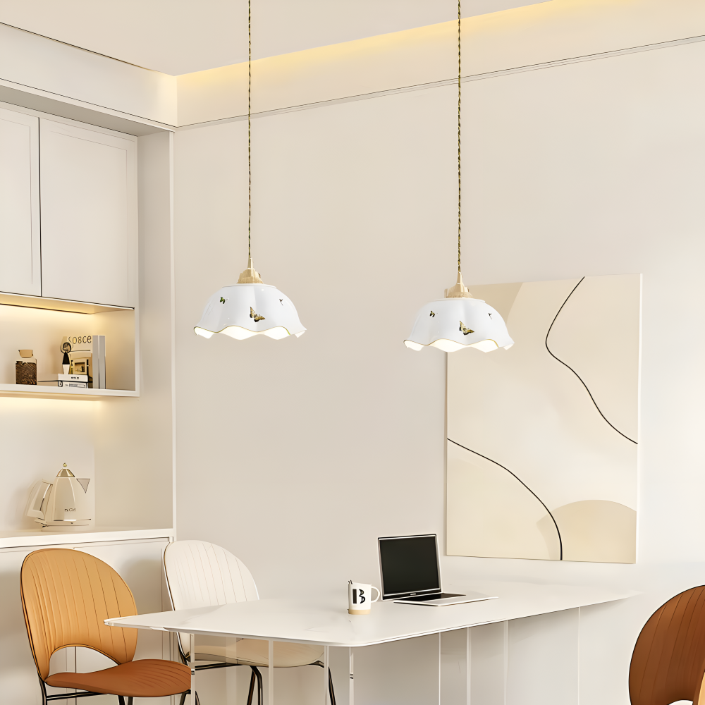 Keramisk pendellampe med sommerfugledesign – LED loftlampe i elegant stil