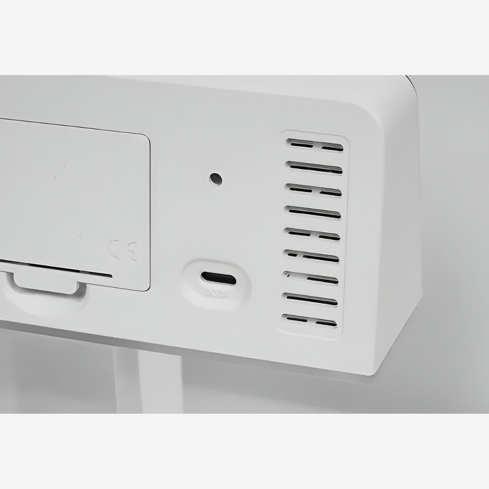 Digital LED vækkeur i moderne design – lydløs og minimalistisk