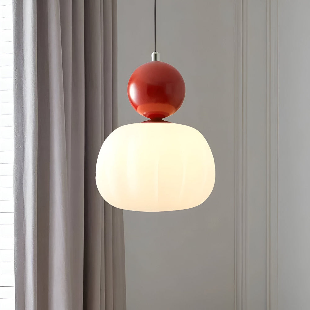 Crémura – Klassisk Art Deco pendellampa i crème og metal