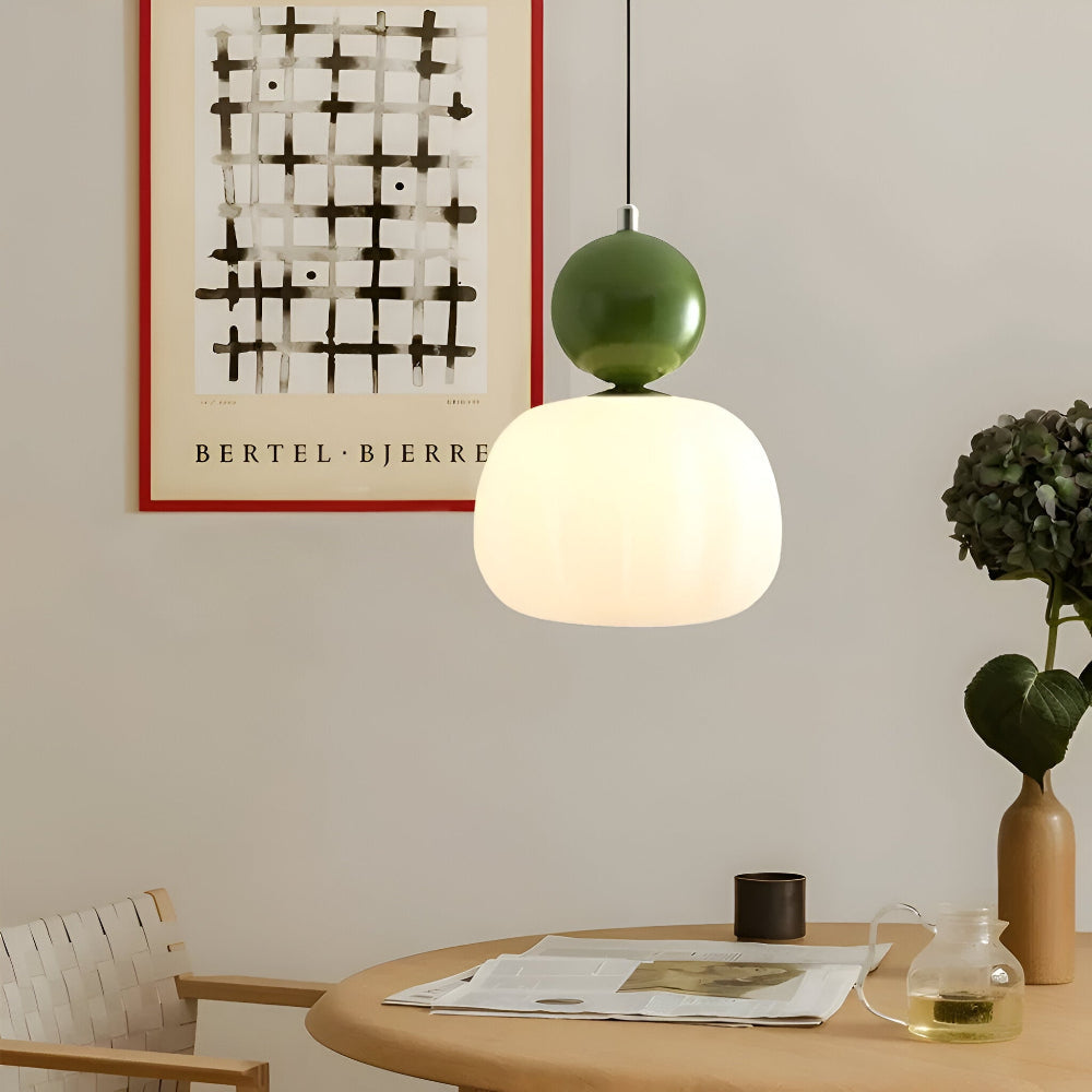 Crémura – Klassisk Art Deco pendellampa i crème og metal