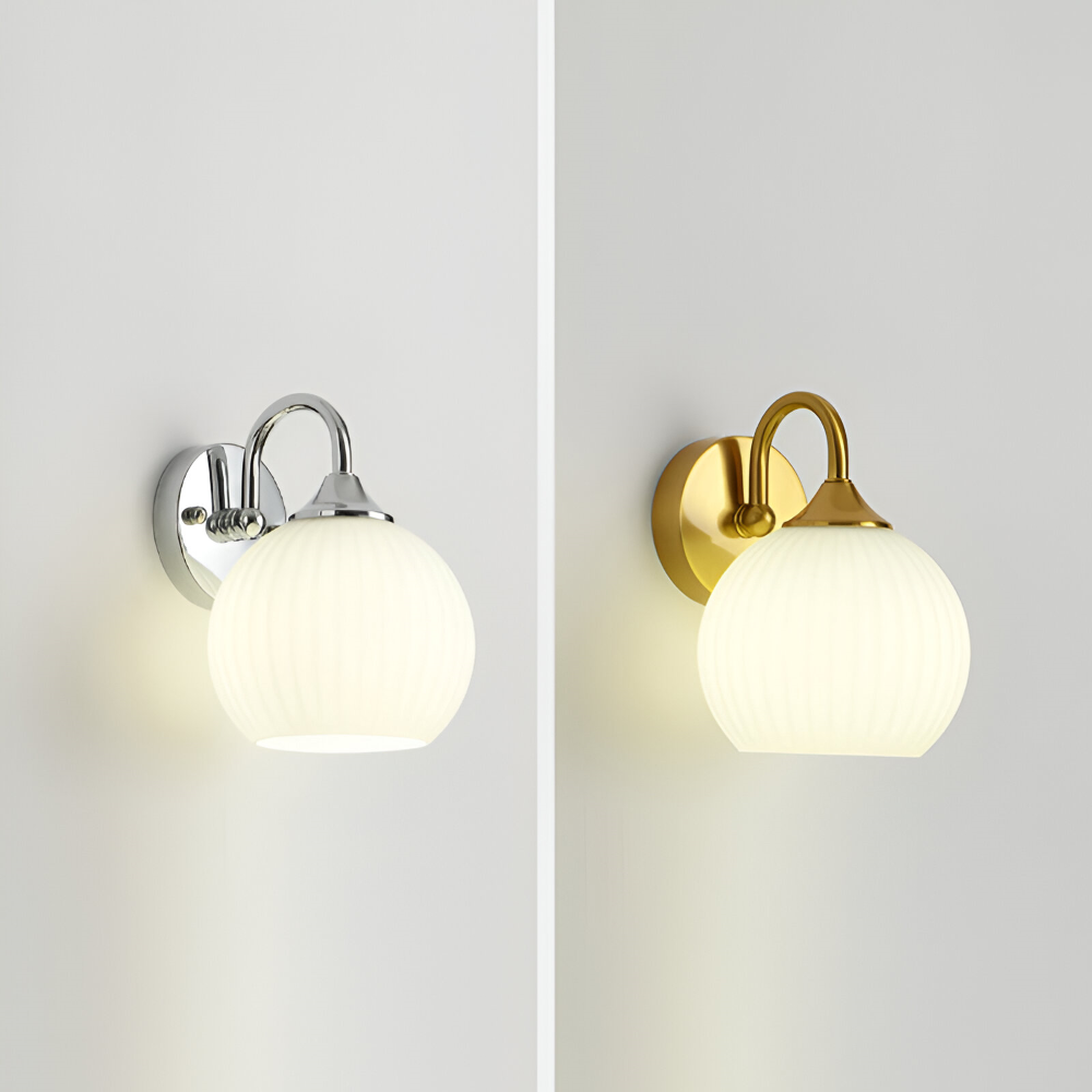 Rillet glas væglampe i kugledesign – moderne væglampe