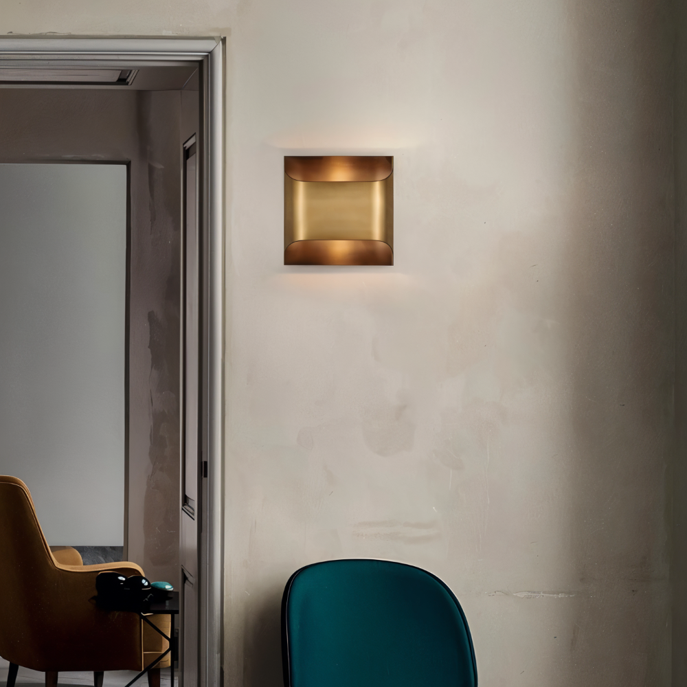 Væglampe i kobber – LED up & down lampe med dæmpbar funktion
