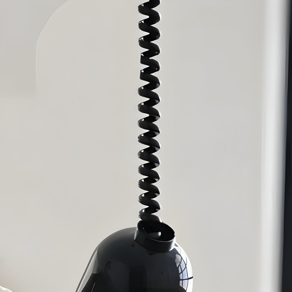 CrèmeLune Loftlampe – Moderne Cremefarvet Pendellampe med Sort Spiralkabel
