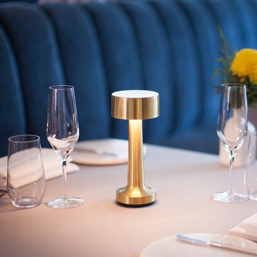 Dæmpbar bordlampe LED – trådløs lampe til café, restaurant og hjem