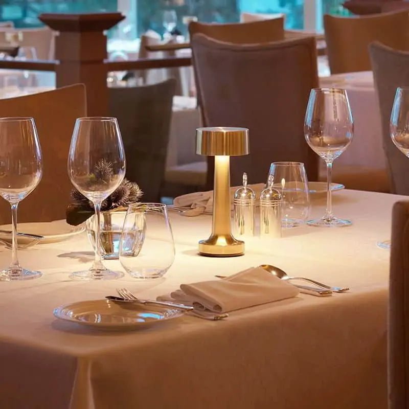 Dæmpbar bordlampe LED – trådløs lampe til café, restaurant og hjem