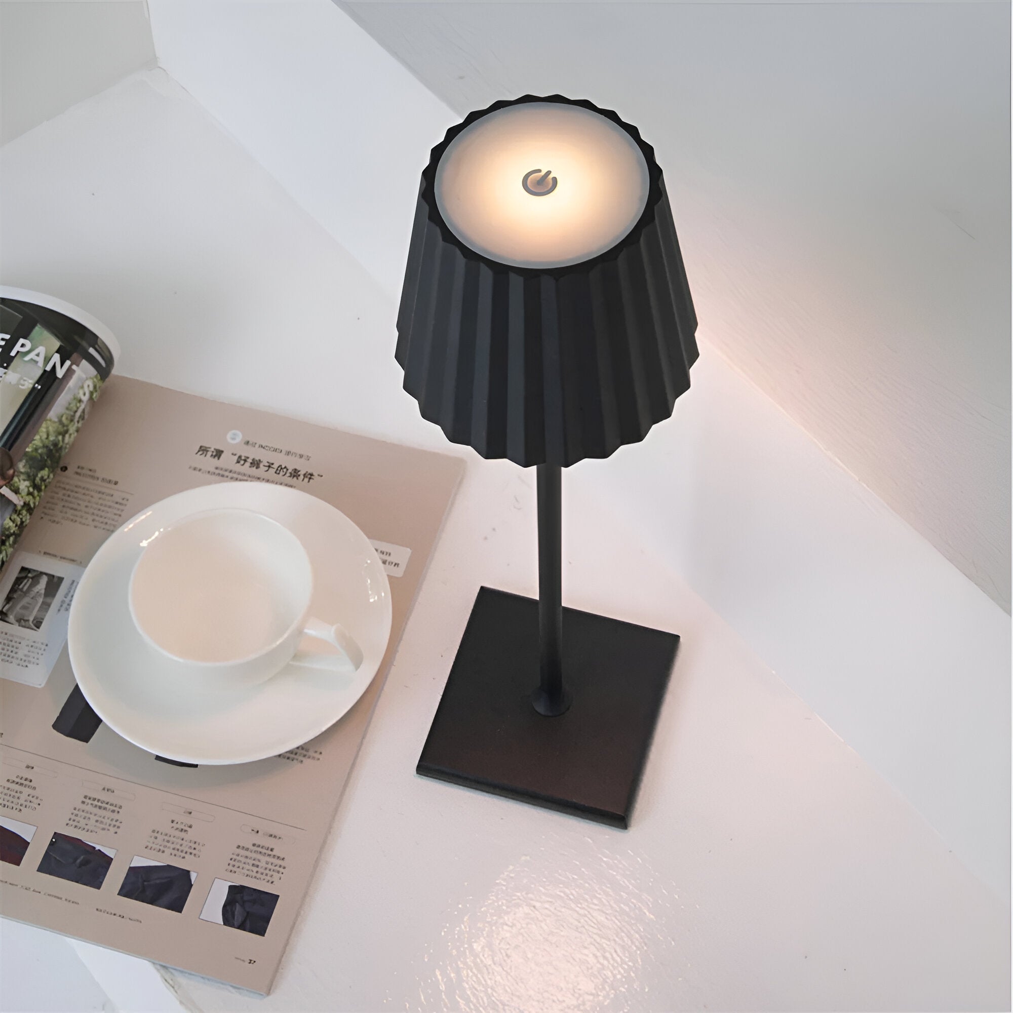 Lumira – Trådløs Dæmpbar Bordlampe med Genopladeligt Batteri