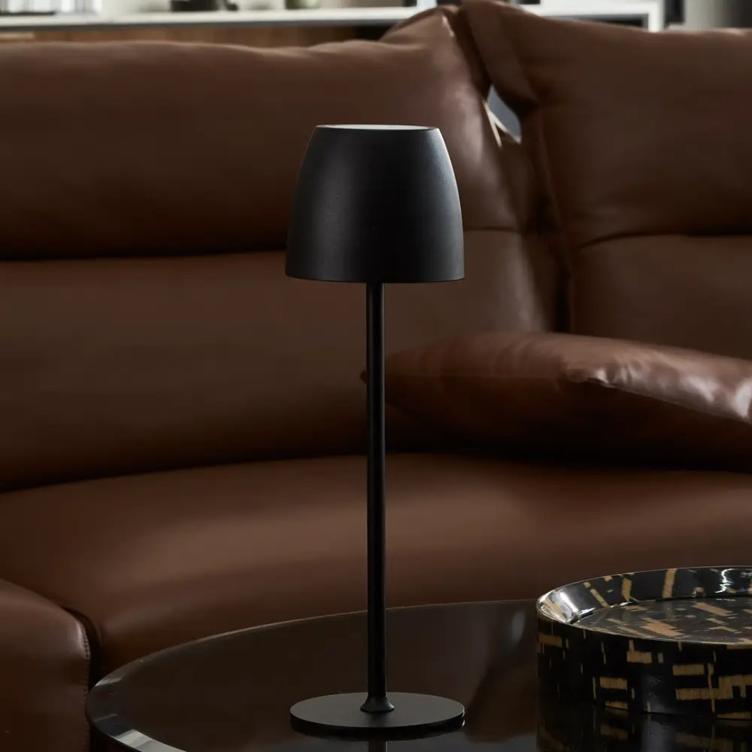 Trådløs bordlampe med dæmpbar funktion – moderne luksusdesign