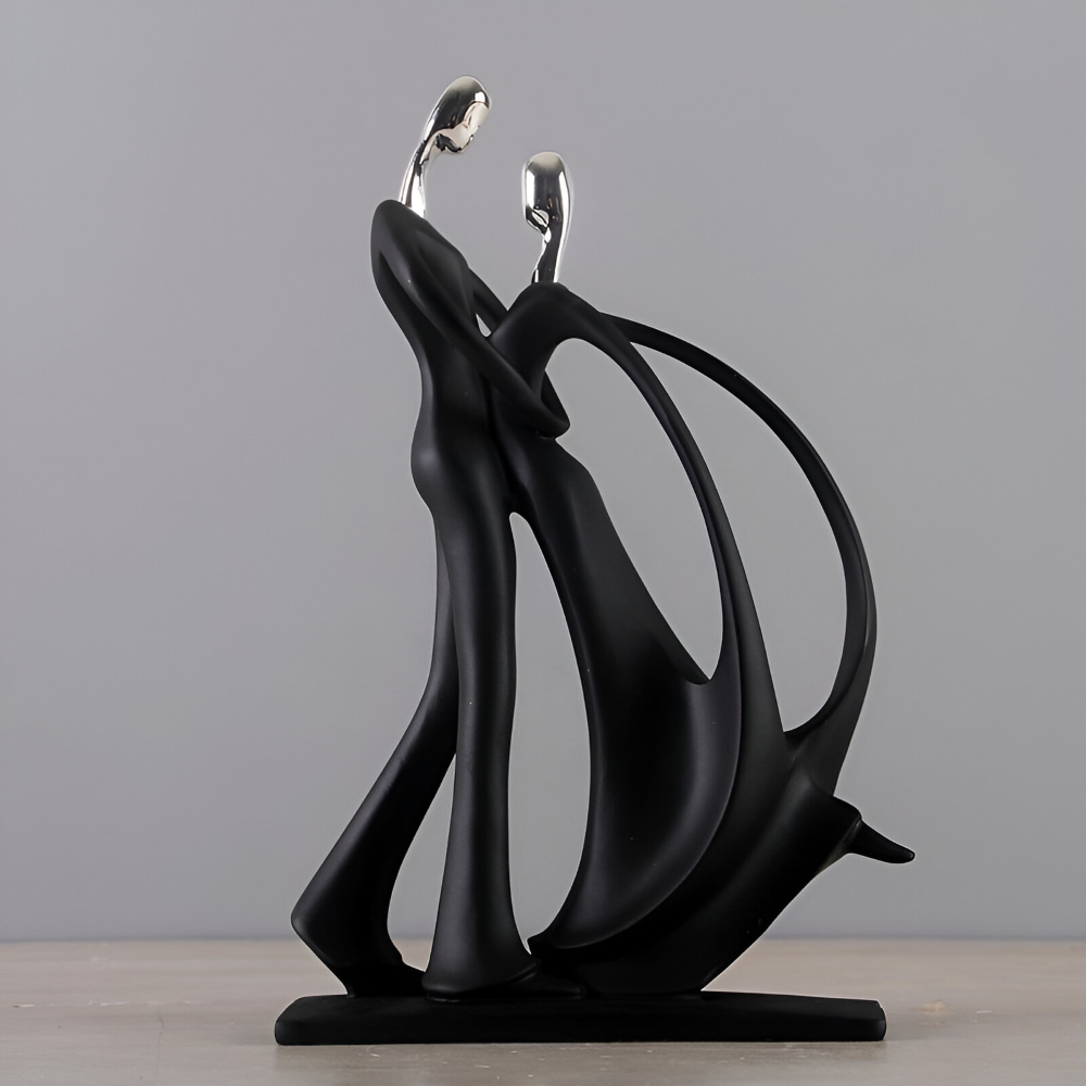 Dansende par skulptur i konstharts – moderne romantisk dekoration