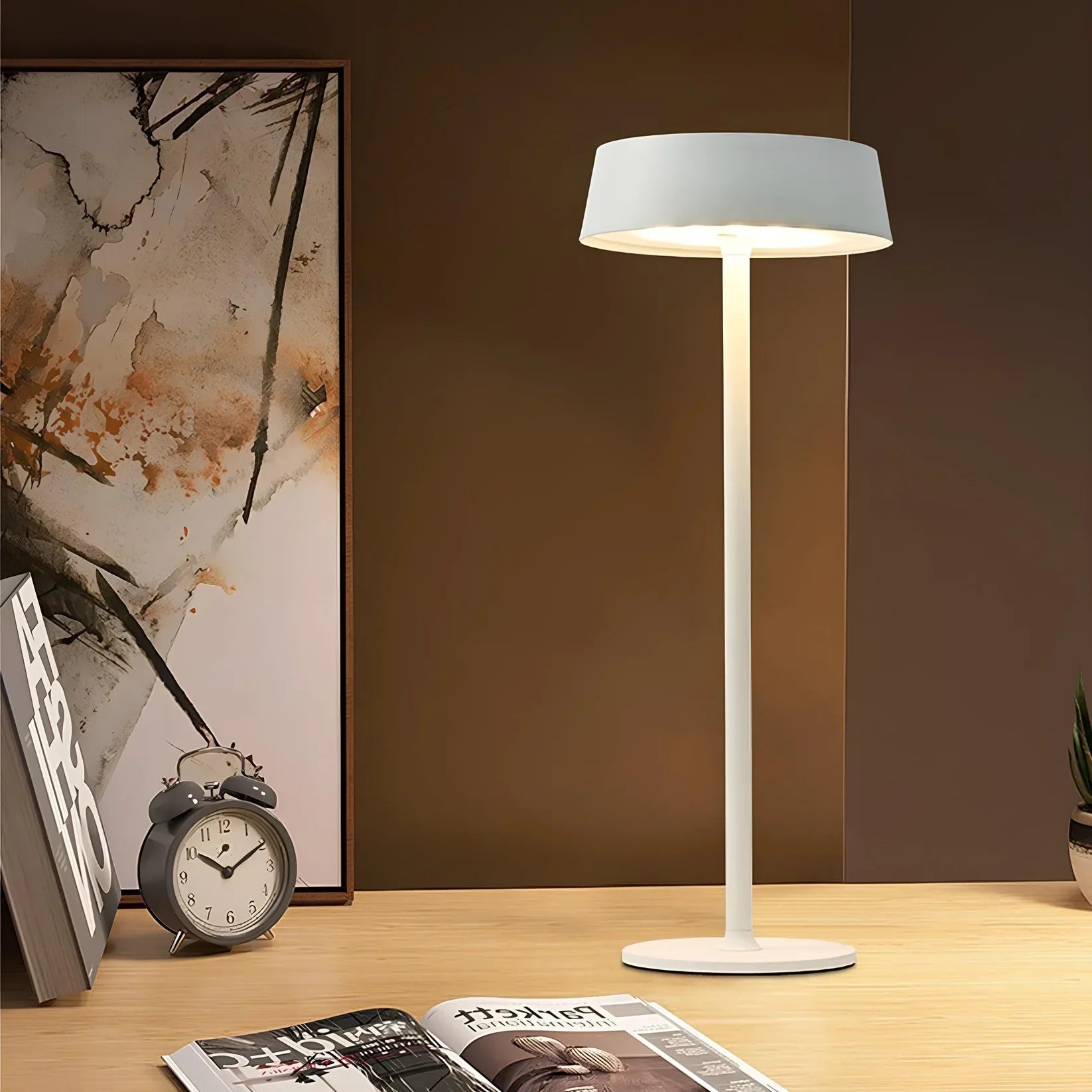 LumaTouch – Trådlös Bordslampa med Dimbar LED och Modern Design