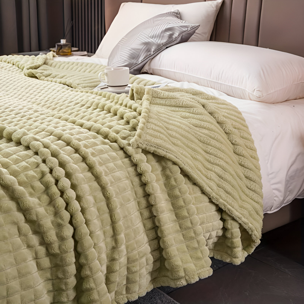 WaveLuxe Plaid – Ultra Fluffy Koralfleece Tæppe med Struktur