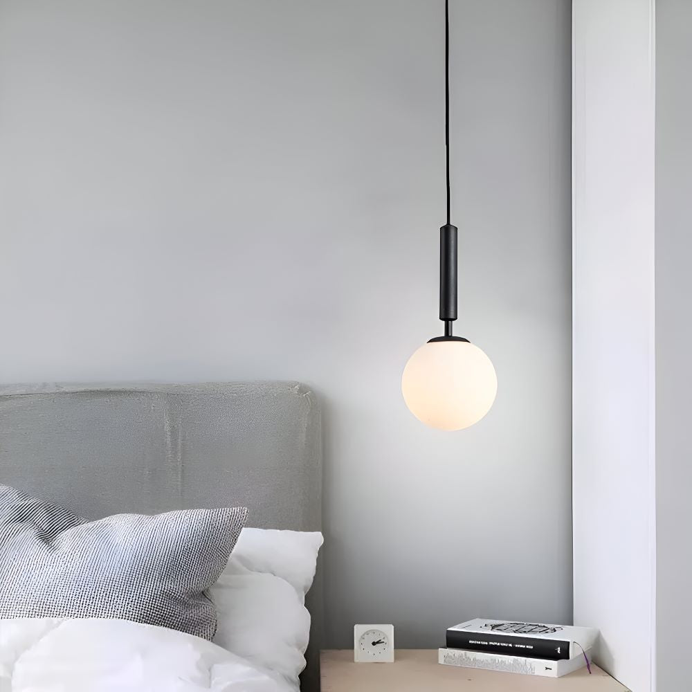 Hvid glas pendellampe – moderne nordisk design med blødt lys