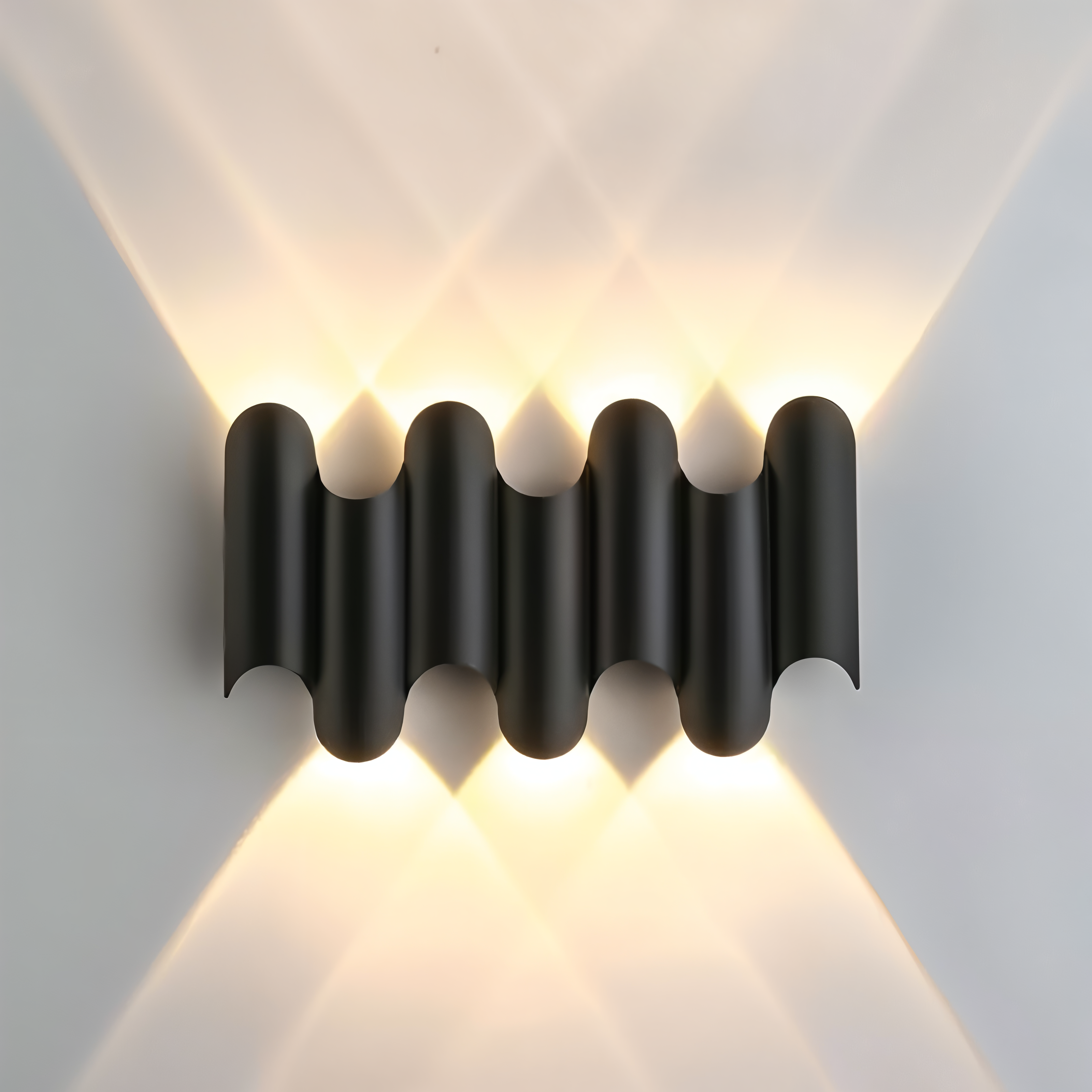 Noctera – Sort & Guld Væglampe i Moderne LED-design