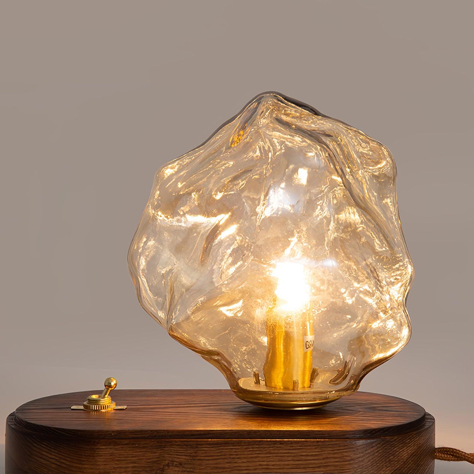 Glas bordlampe med iskrystal design – elegant varm belysning
