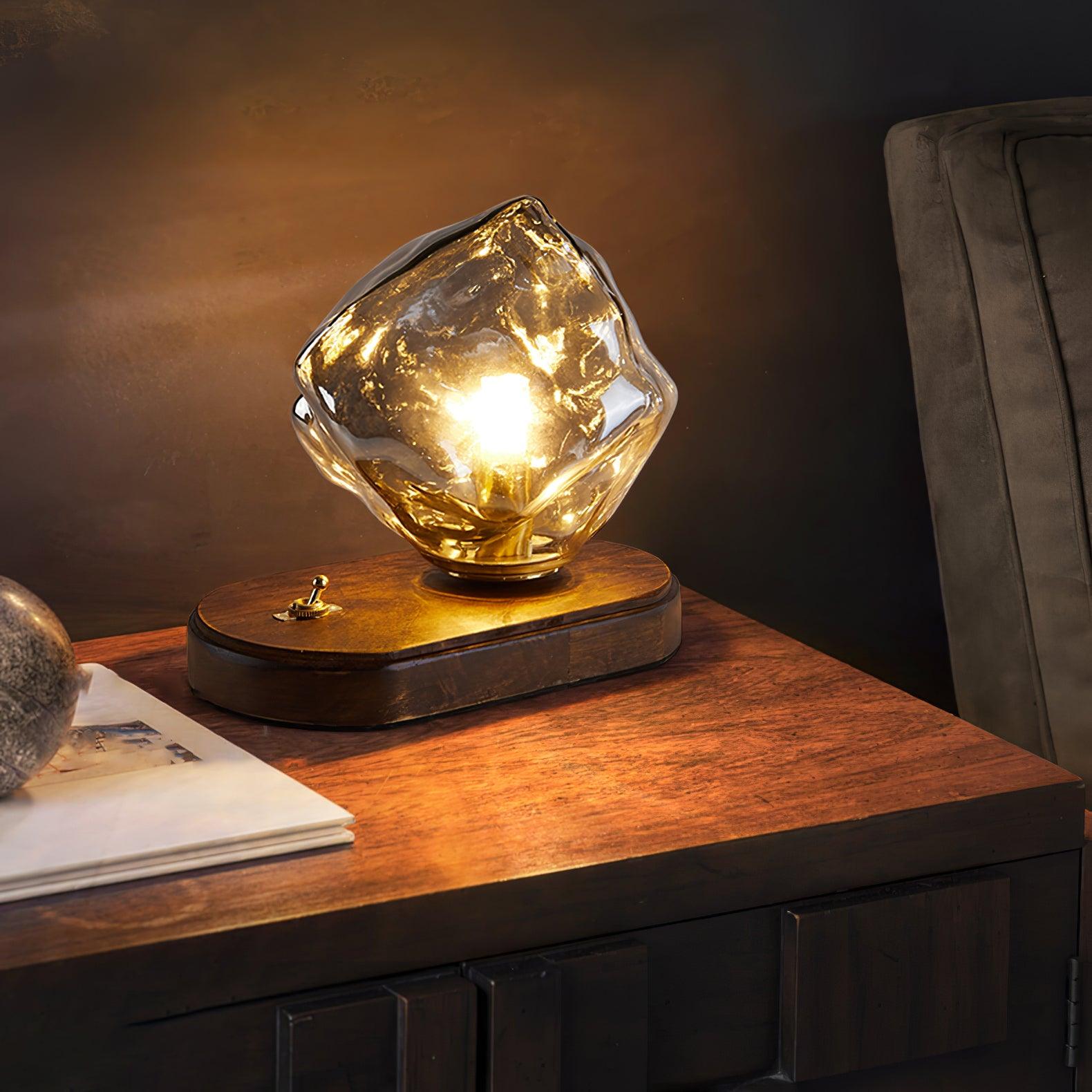 Glas bordlampe med iskrystal design – elegant varm belysning