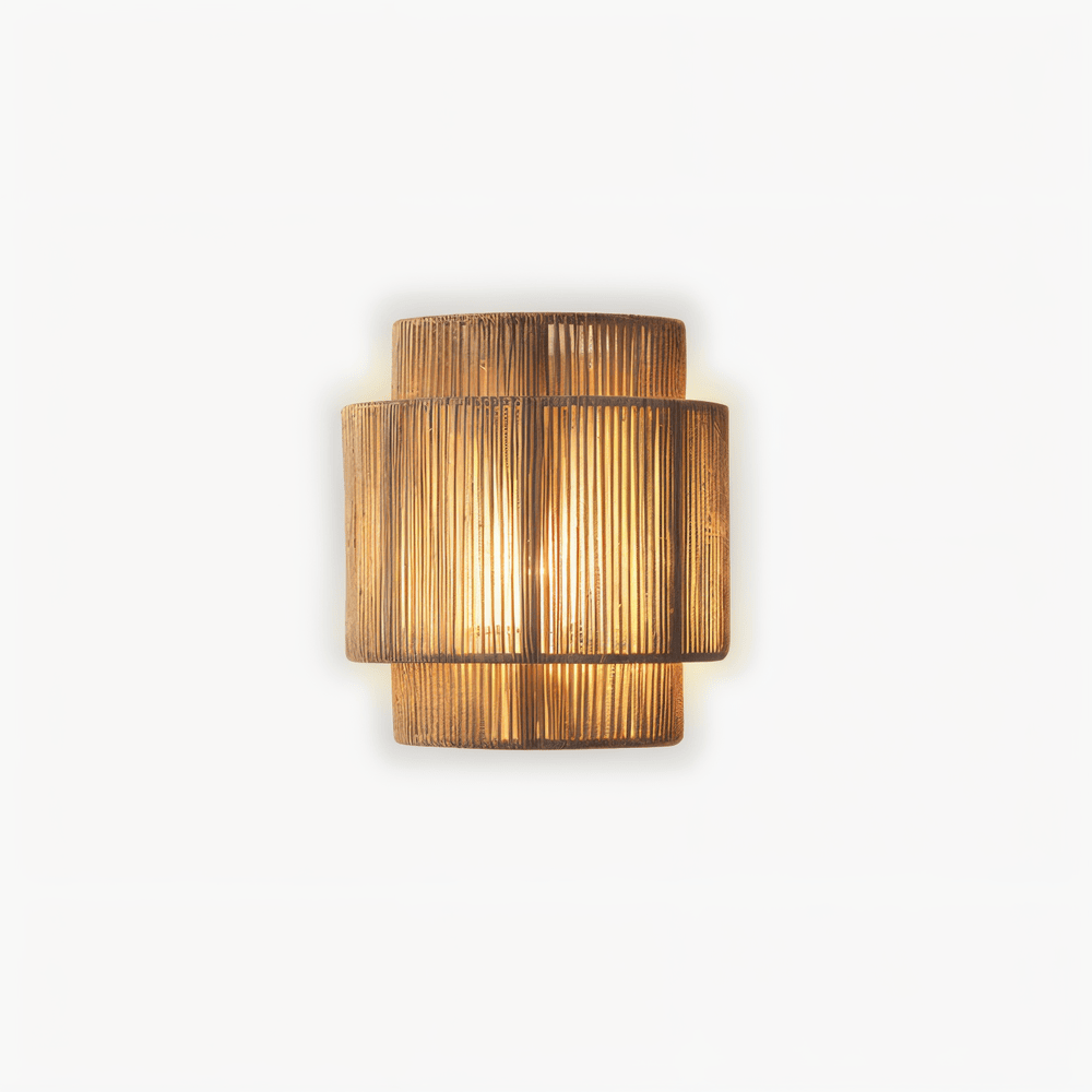 Væglampe i hamp og rattan – boho design med varm belysning