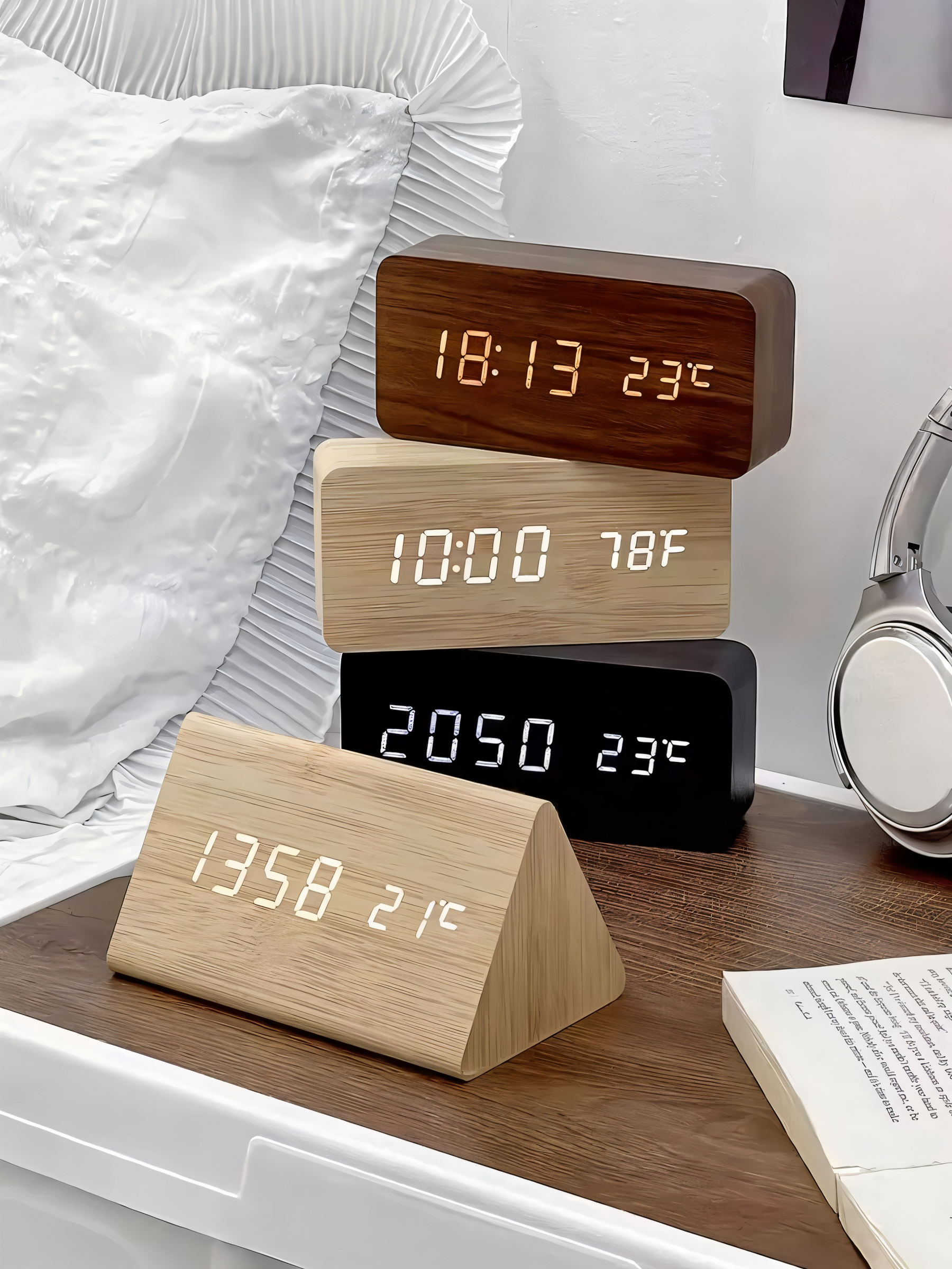 LED vækkeur med digitalt display – moderne design med temperatur