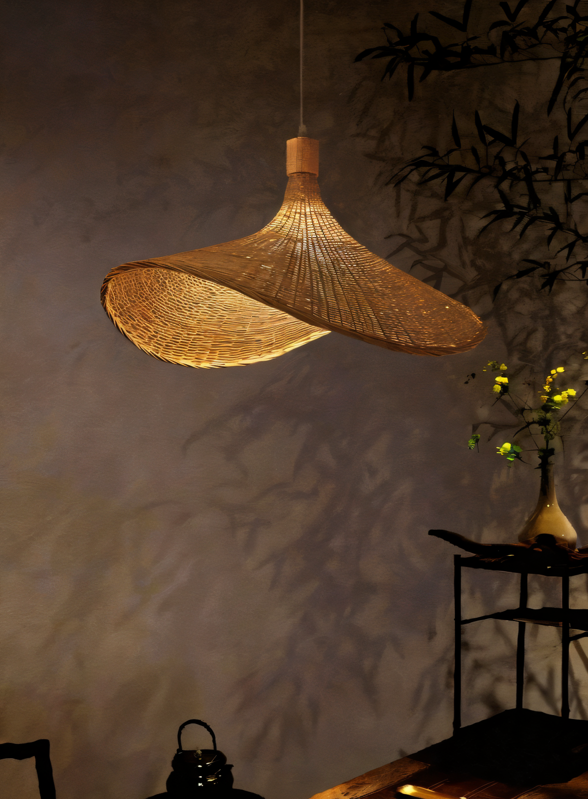 Pendellampe i bambus og rattan – håndlavet loftlampe i naturligt design