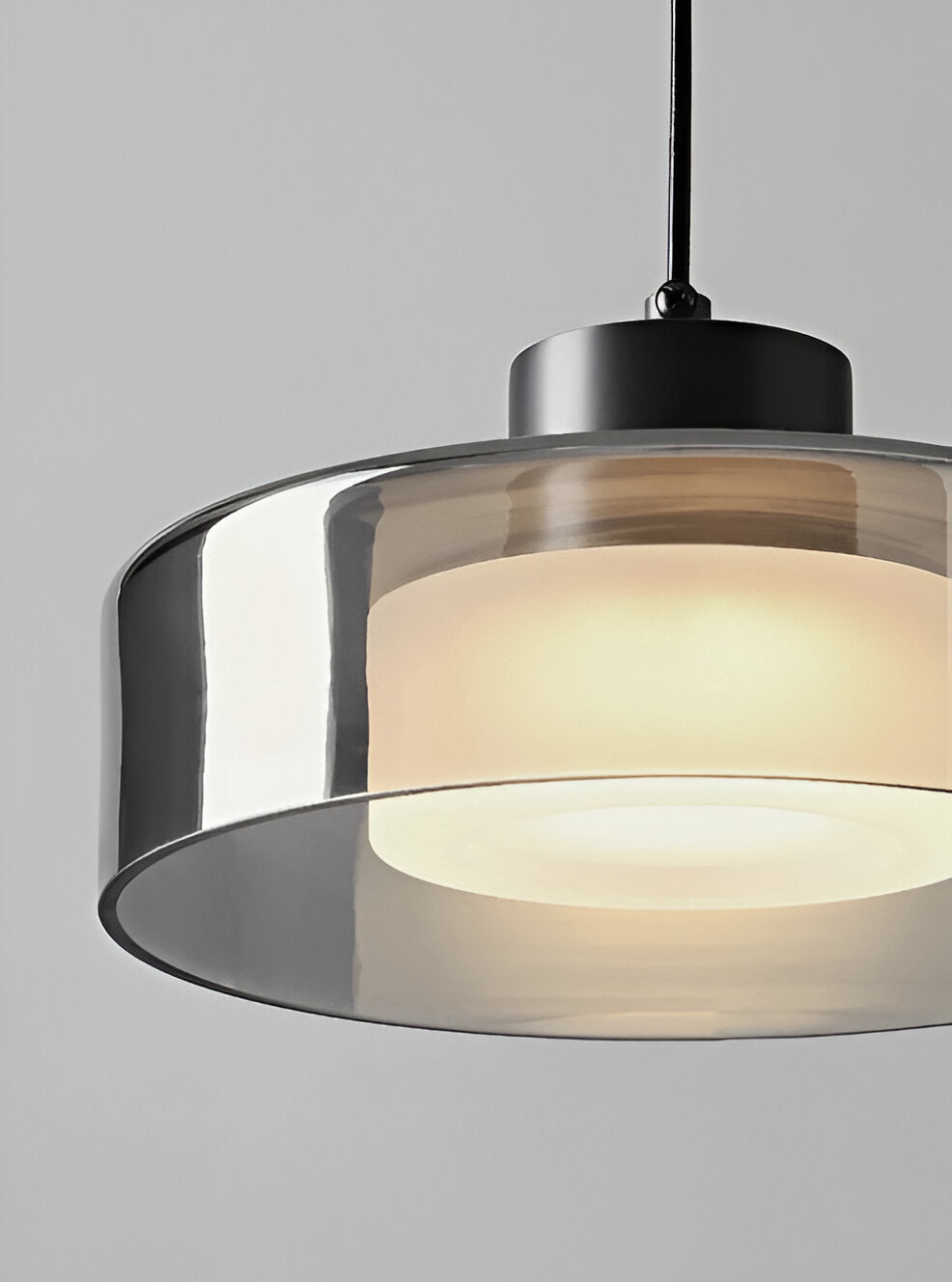 FumoGlas Pendel – Cirkulær Røgglas Pendellampe i Moderne Minimalistisk Design