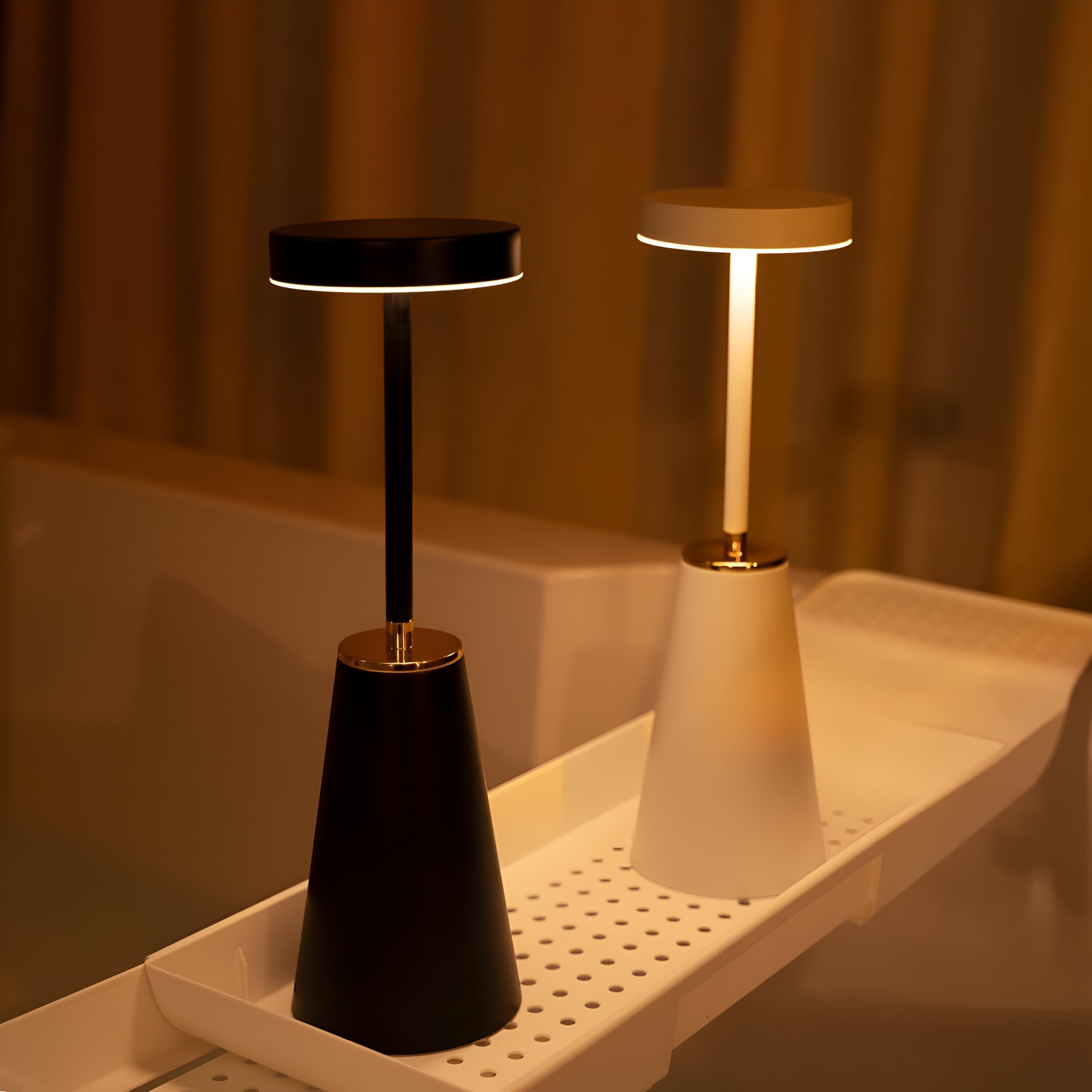 LumoElegance – Trådlös Bordslampa i Modern Metall Design