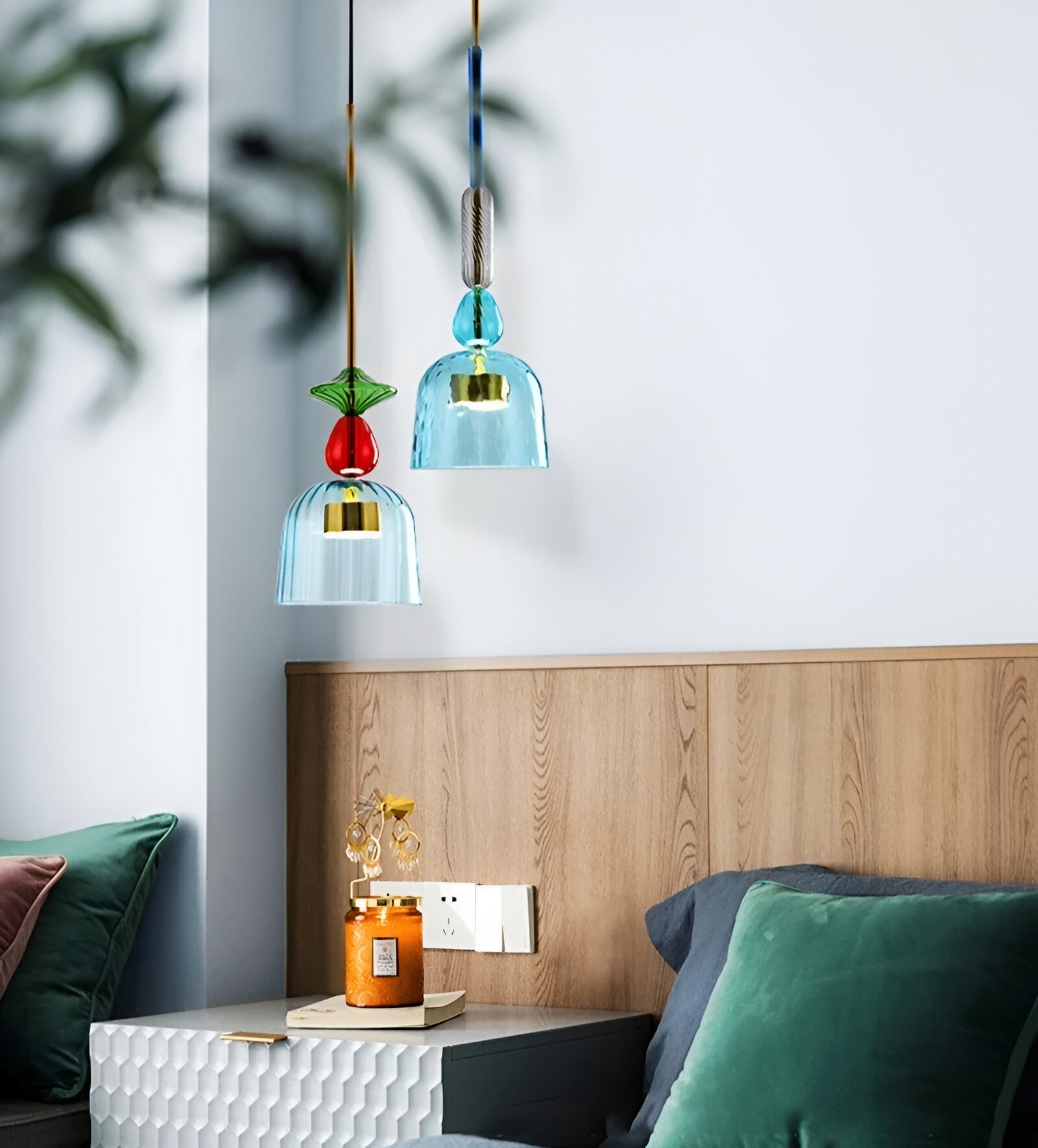 Farverig glas pendellampe – nordisk macaron design med dæmpbar LED
