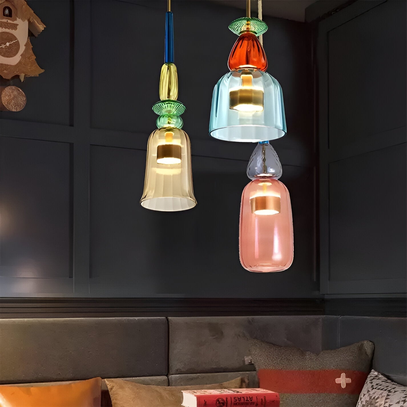 Farverig glas pendellampe – nordisk macaron design med dæmpbar LED