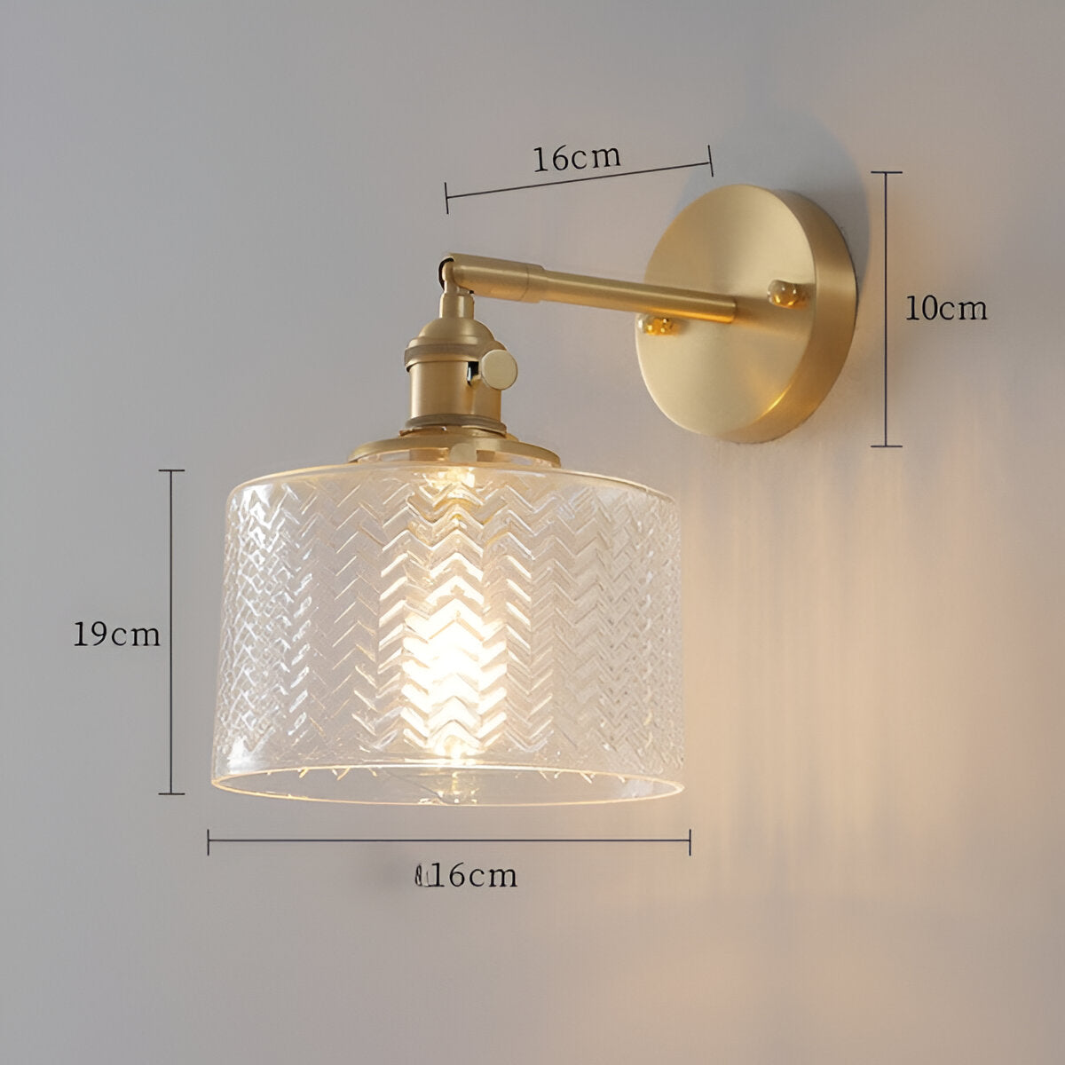 ZigLume – Nordisk Væglampe i Bølget Glas med Kobberbeslag