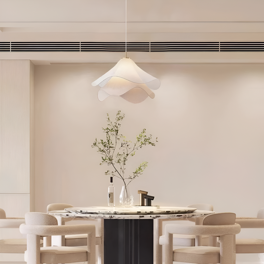 Japandi pendel lampe i blomsterformet stofdesign