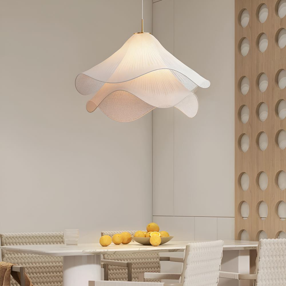 Japandi pendel lampe i blomsterformet stofdesign