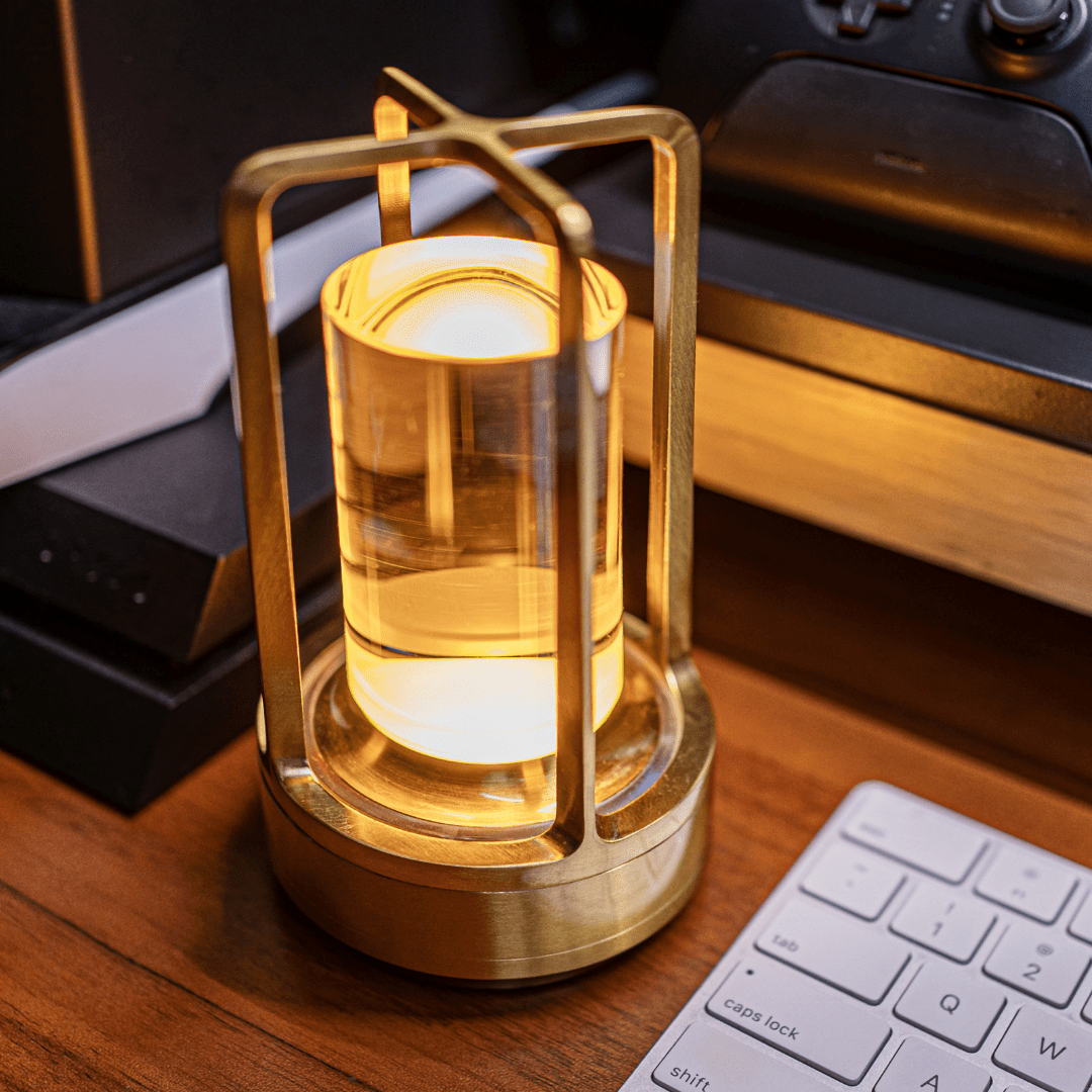 Crystelle – Krystallanterne med Dæmpbar LED og USB-opladning