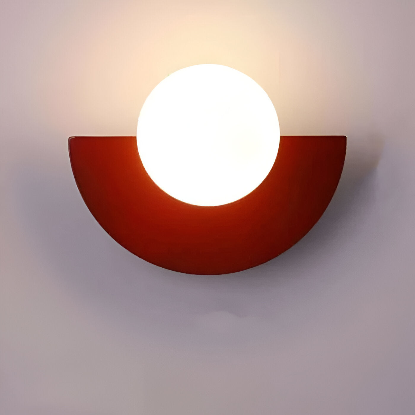 AuraSphere Væglampe – Moderne Sfærisk Glaslampe med Plug-in Design