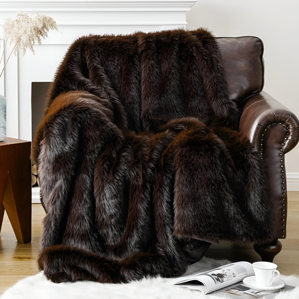 VelouraFur Luxe – Lyxig Konstpälsfilt med Elegant Velourfinish