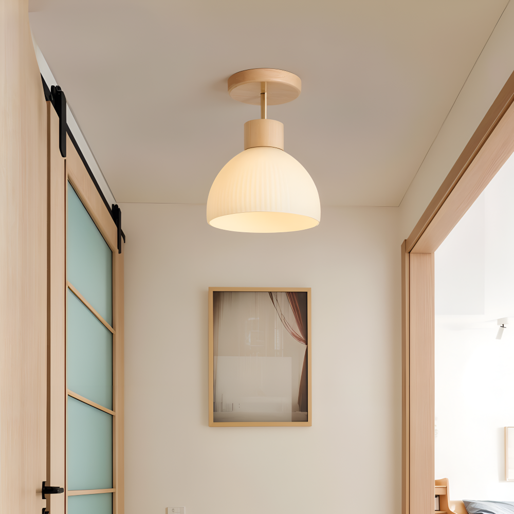 Auralis – Nordisk Ribbet Loftlampe i Glas og Træ
