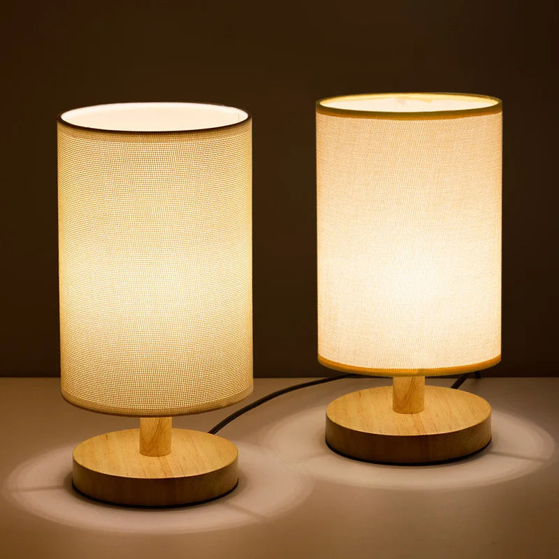 Aiko – Organisk Bordlampe i Træ & Hør med Fjernbetjening