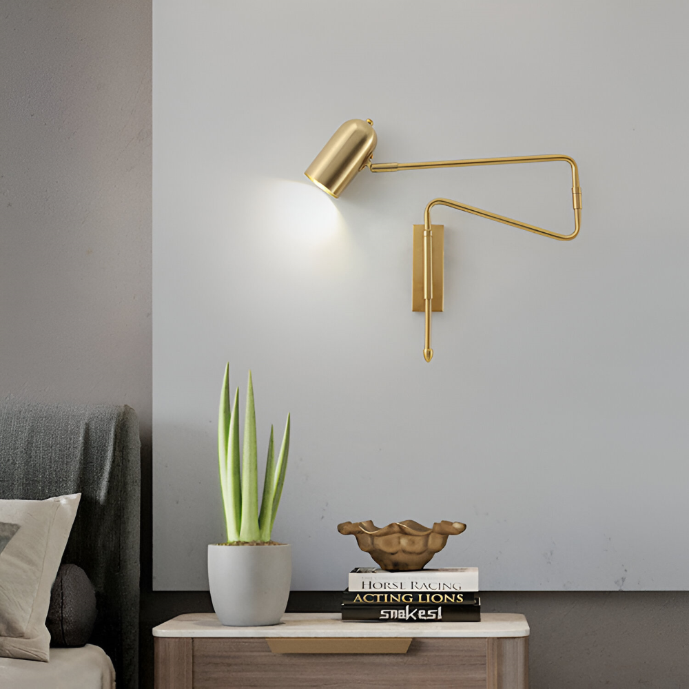 Moderne væglampe med justerbar svingarm – skandinavisk design