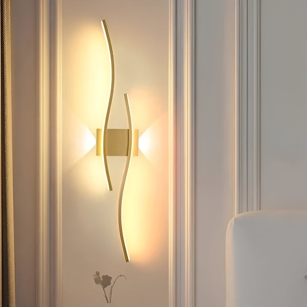 Moderne LED væglampe med elegant bølgedesign