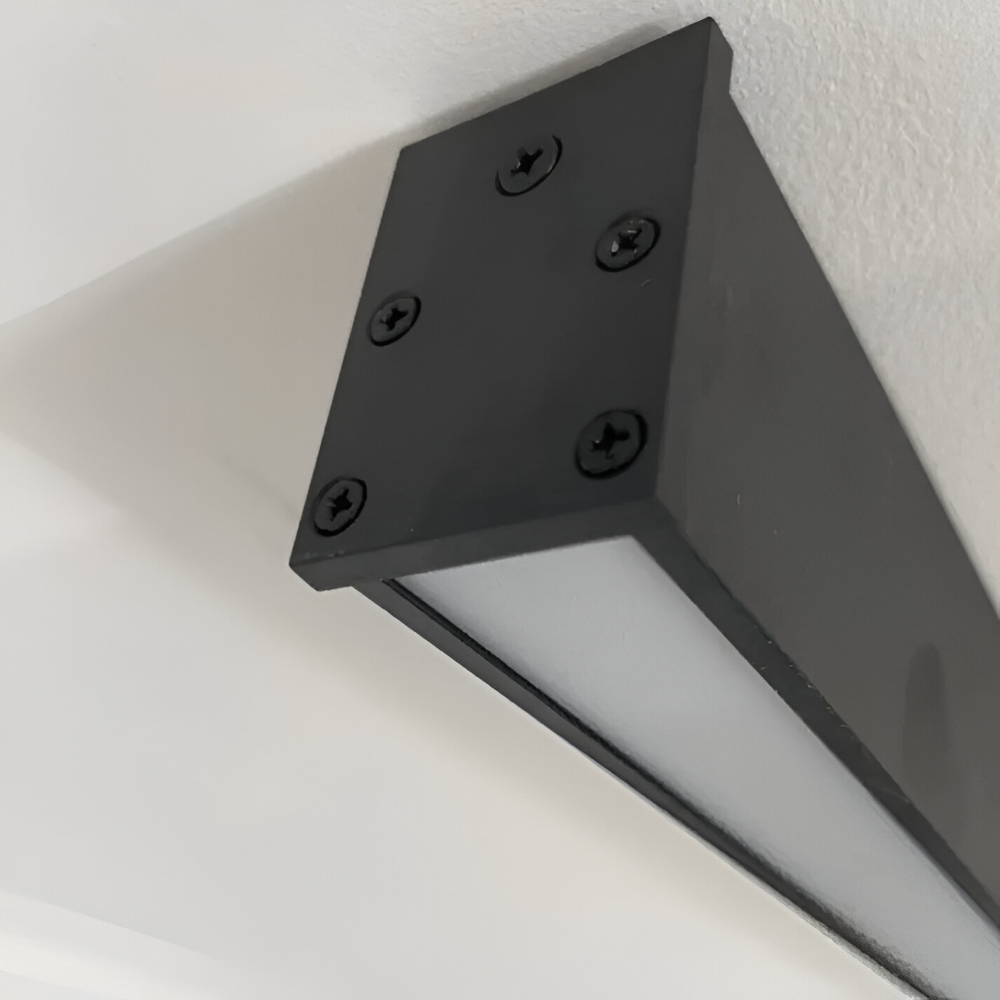 LineaLux Loftlampe – Moderne Lineær LED Loftlampe med Justerbart Lys
