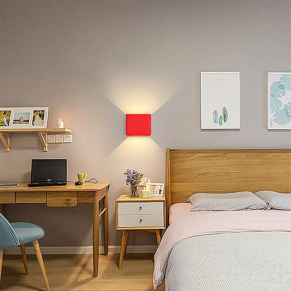 Cubo – Firkantet Væglampe i Moderne Design