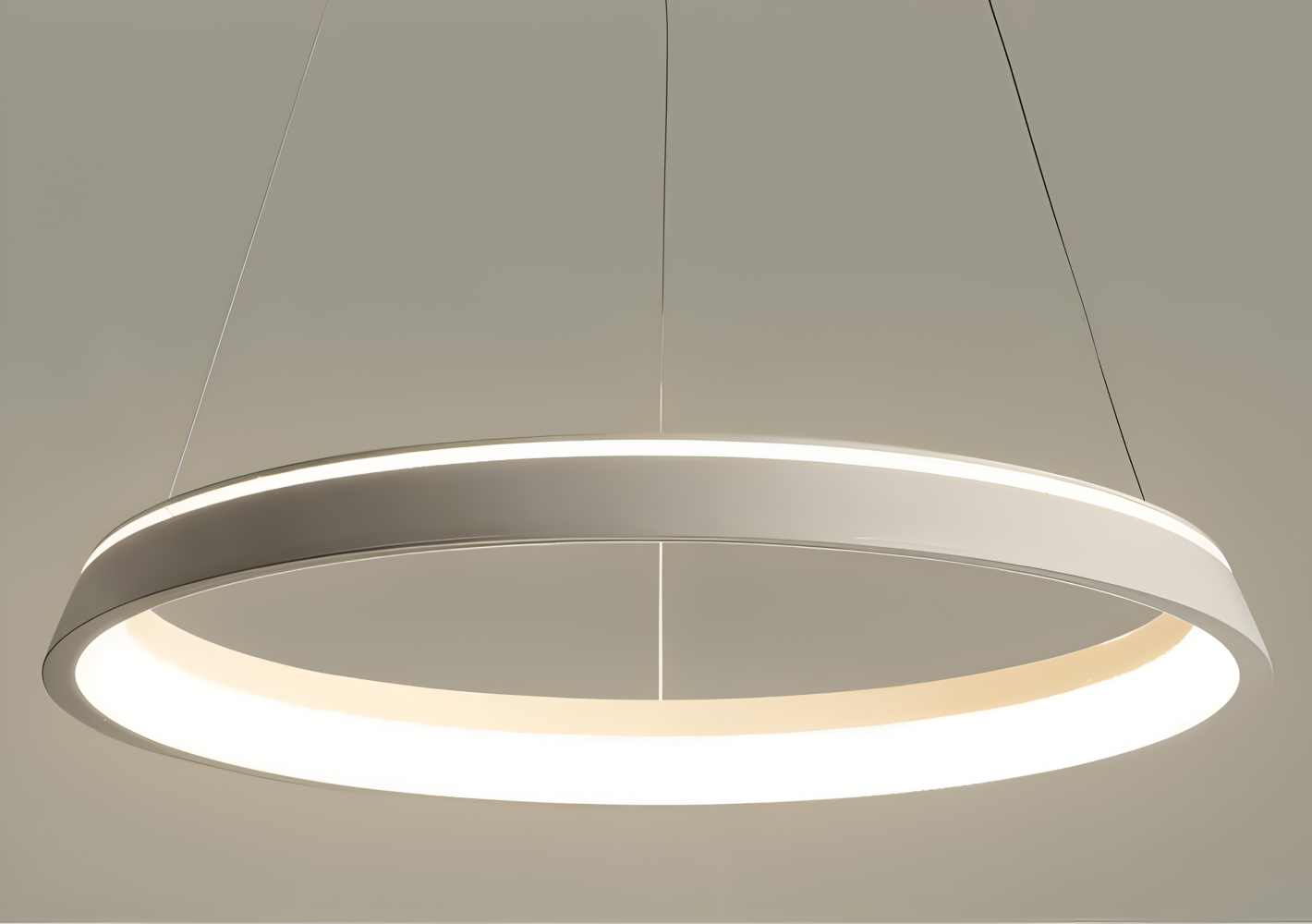 CircuGlow Pendel – Minimalistisk Rund LED Pendellampe i Sort & Hvid