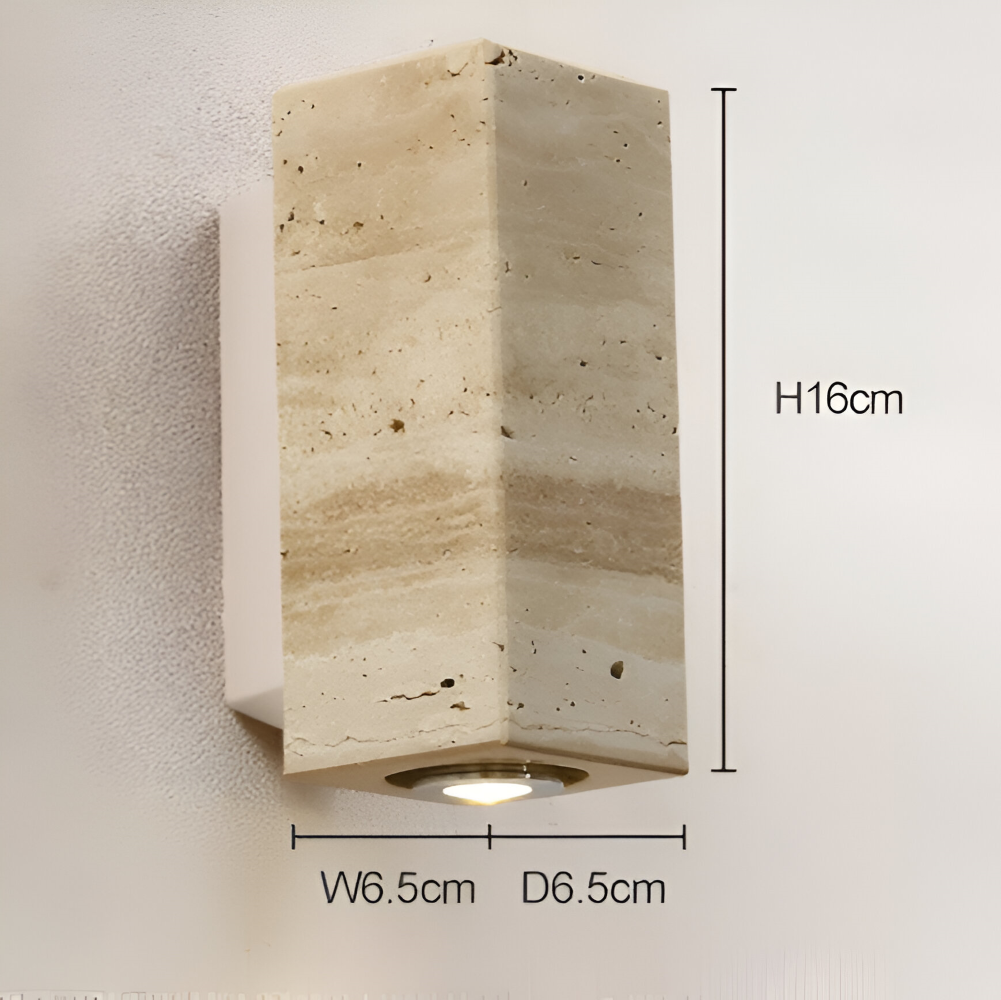 Væglampe i travertin og træ – minimalistisk design med LED lys