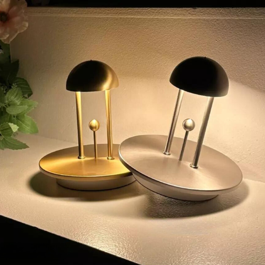Trådløs bordlampe med touchkontrol – dimbar designlampe
