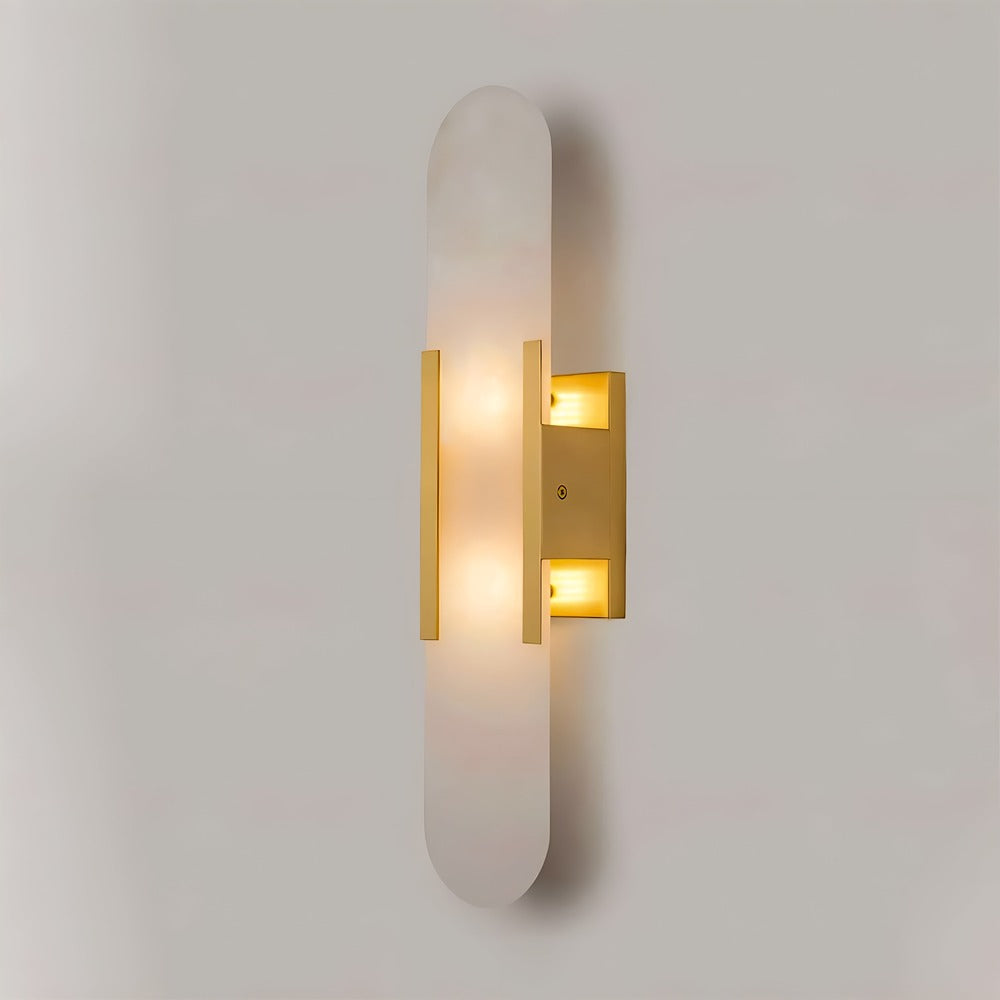 Væglampe i alabaster med metalfinish – moderne og elegant design