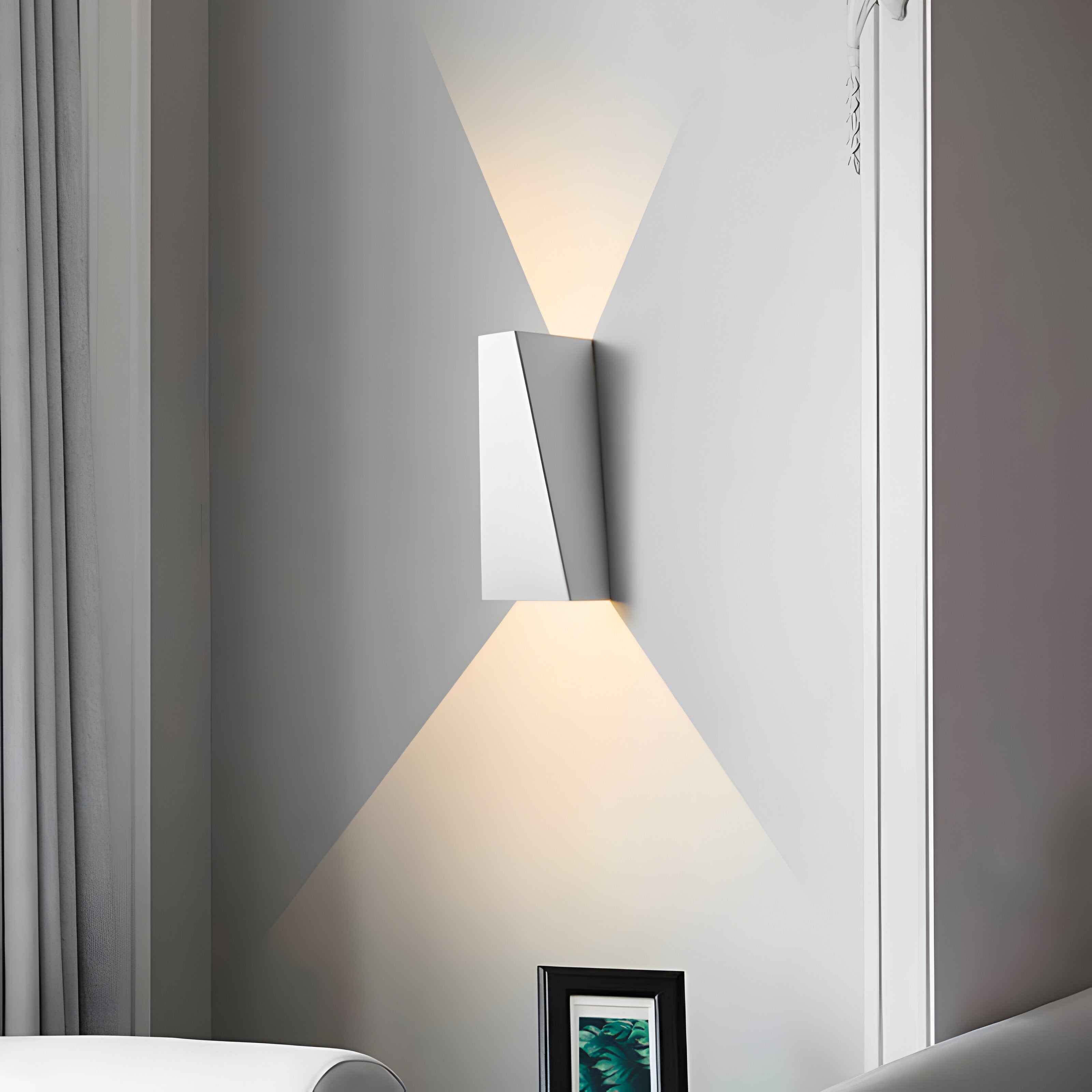 Lumetra Væglampe – Trapezformet LED Væglampe i Aluminium med Op & Ned Lys