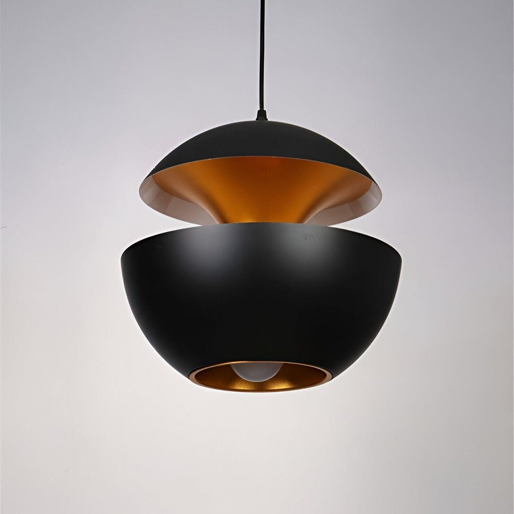 Pendellampe i sort og hvid metal – moderne loftlampe i kunstnerisk design