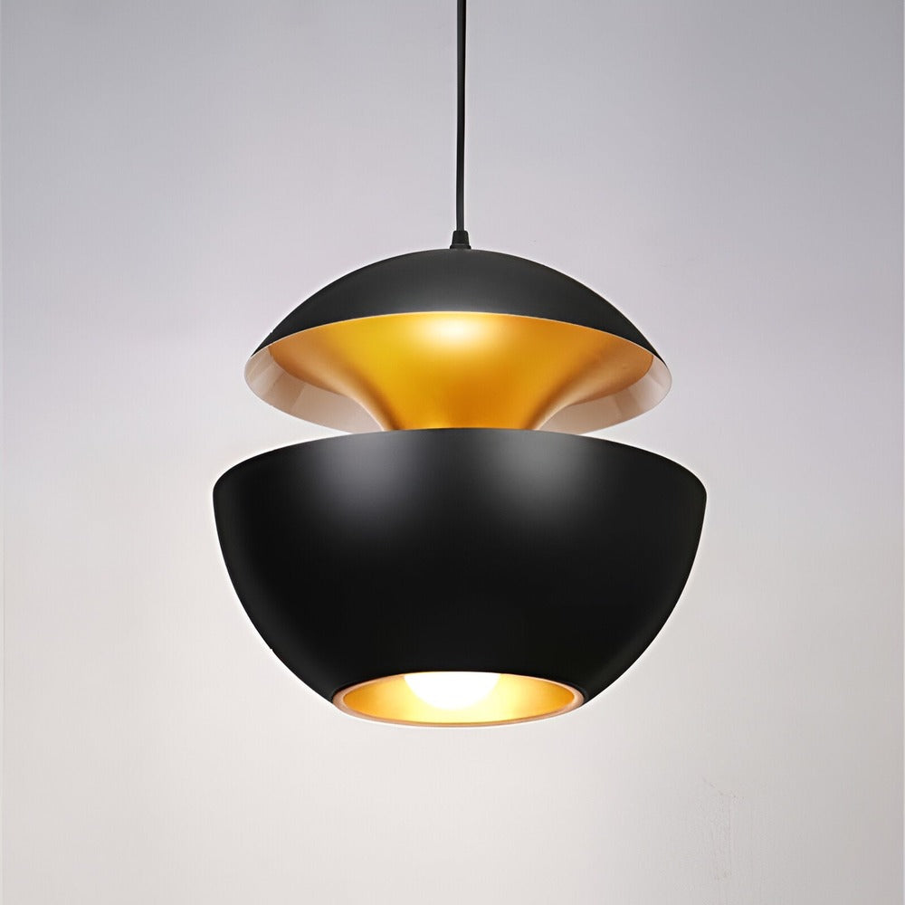 Pendellampe i sort og hvid metal – moderne loftlampe i kunstnerisk design